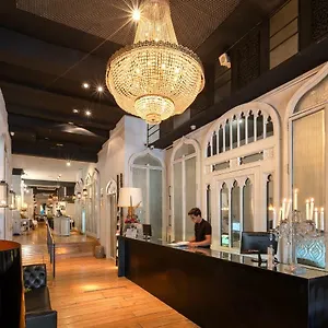 Hotel Market ***